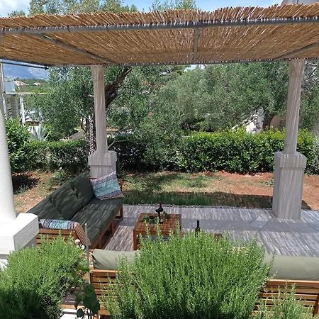 My Mediterranean Villa With Huge Garden And Own Parking Lumbarda Exterior foto